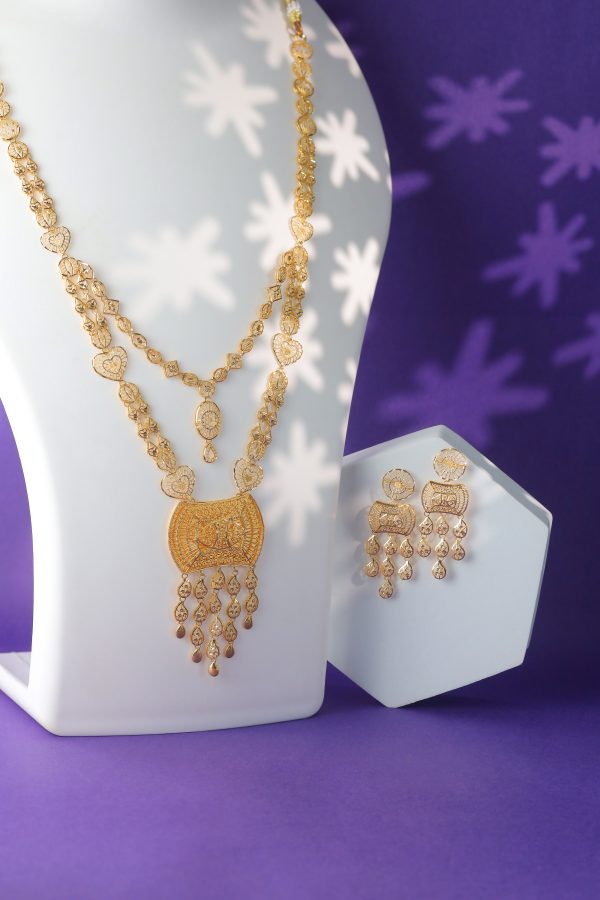 Noor-e-Zareen Gold Haar: The Epitome of Arabic Elegance