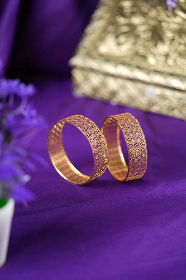 Zahrat Al-Fann CNC Gold Bangle – Precision Meets Arabic Elegance