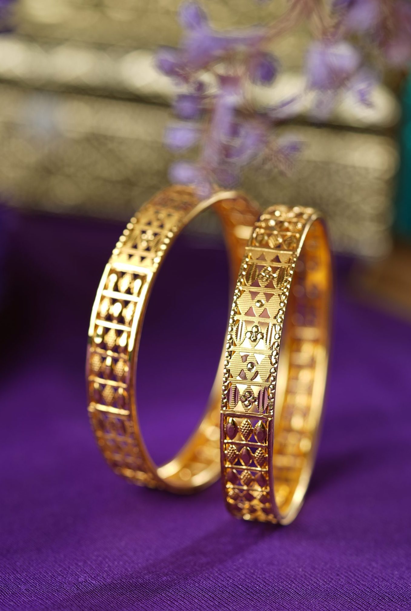 Zareen Aura Gold Bangle – Intricately designed CNC gold bangle showcasing geometric patterns and radiant craftsmanship.