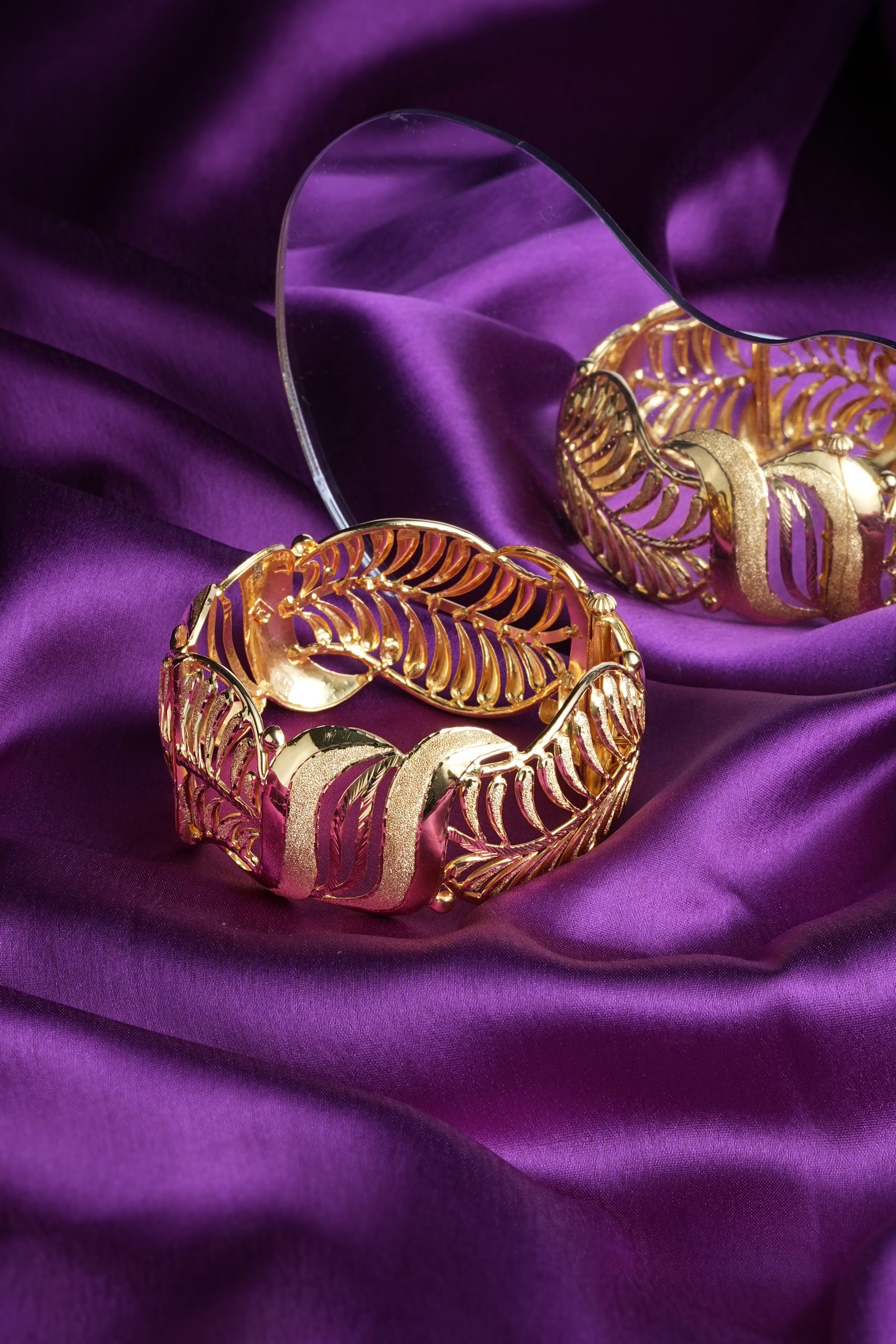Ethereal Leaf Gold Bracelet – A Statement of Elegance