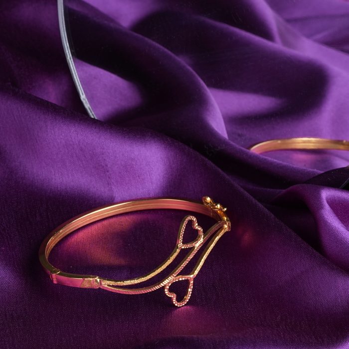 Heartstrings Gold Bracelet – A Symbol of Love & Elegance