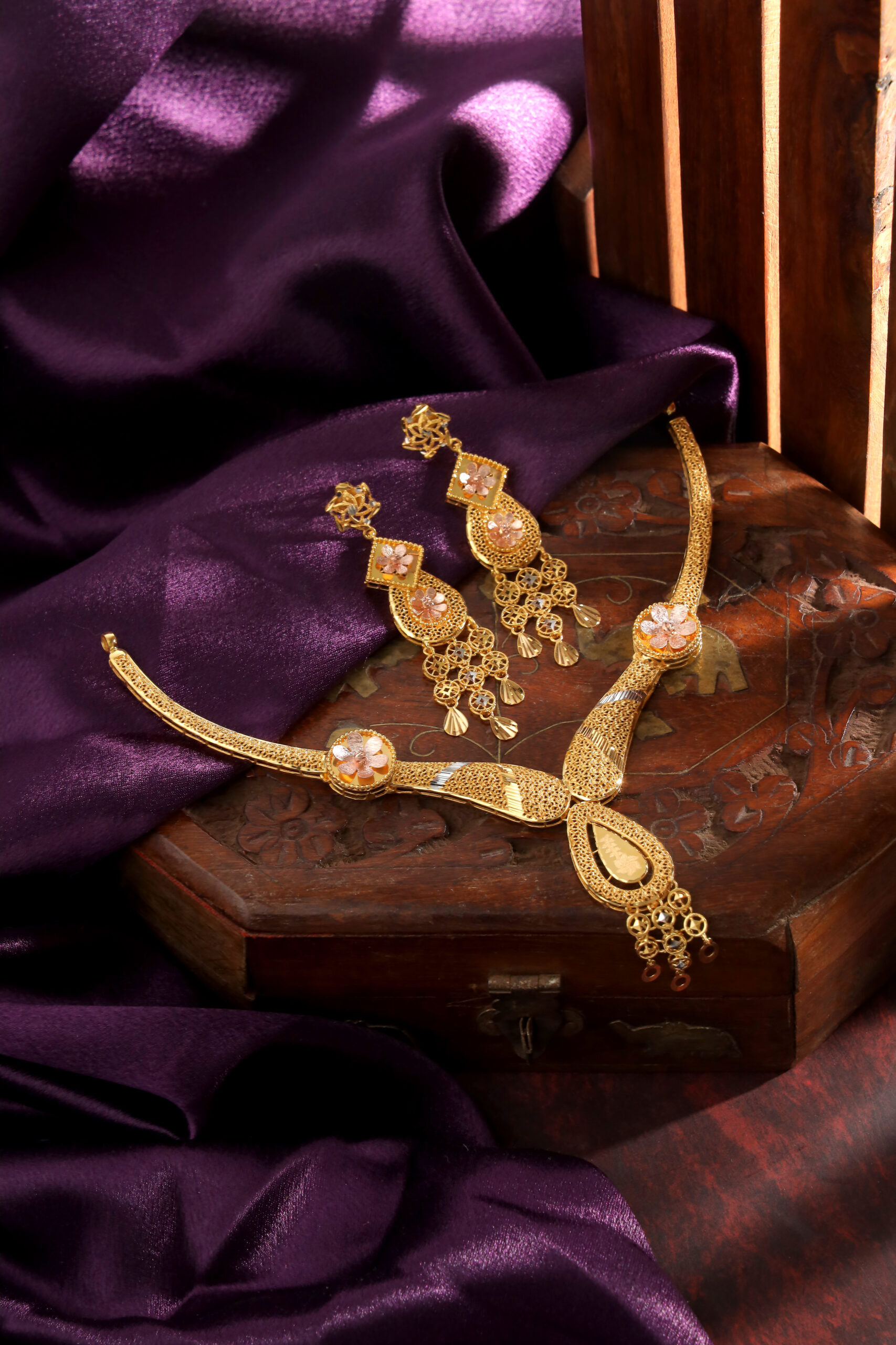 Gulrukh Harmony Set – Subtle Sophistication with Floral Grace
