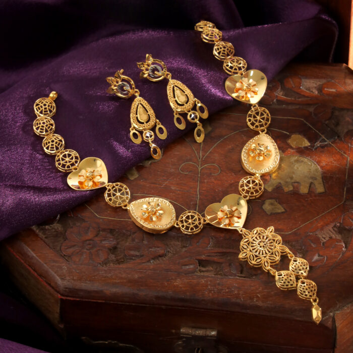 Dilnashin Bloom Set – Where Every Heart Beats in Gold