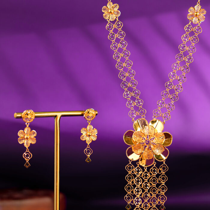 Lulu-e-Nur – A Pearl of Light in Gold