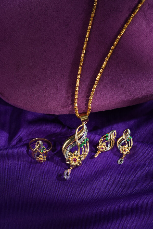 Noor-e-Bahar Jewelry Set – A Blossom of Light and Grace