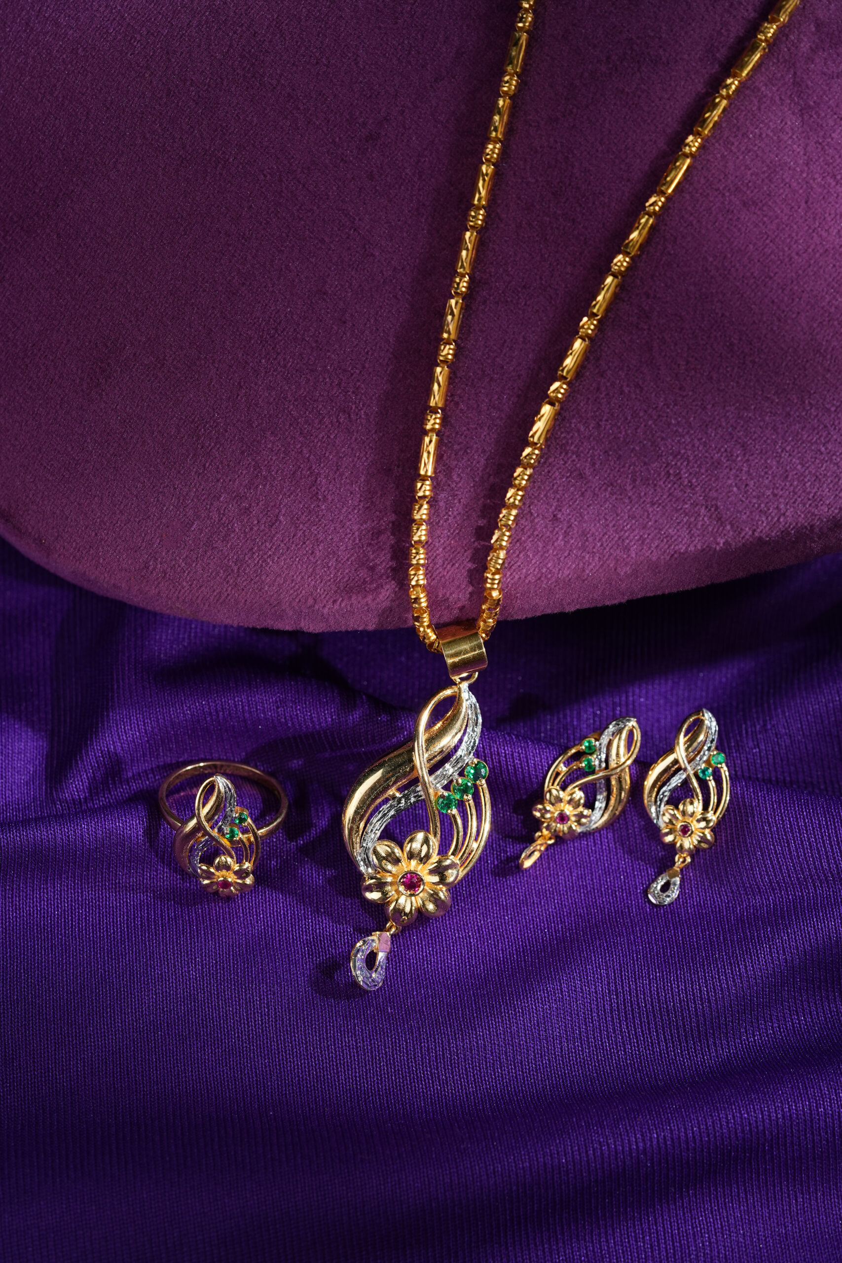 Noor-e-Bahar Jewelry Set – A Blossom of Light and Grace