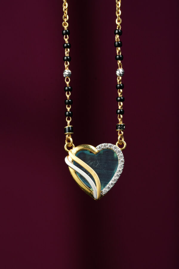 Eternal Love Heart Mangalsutra – 18KT Gold & Diamond Elegance