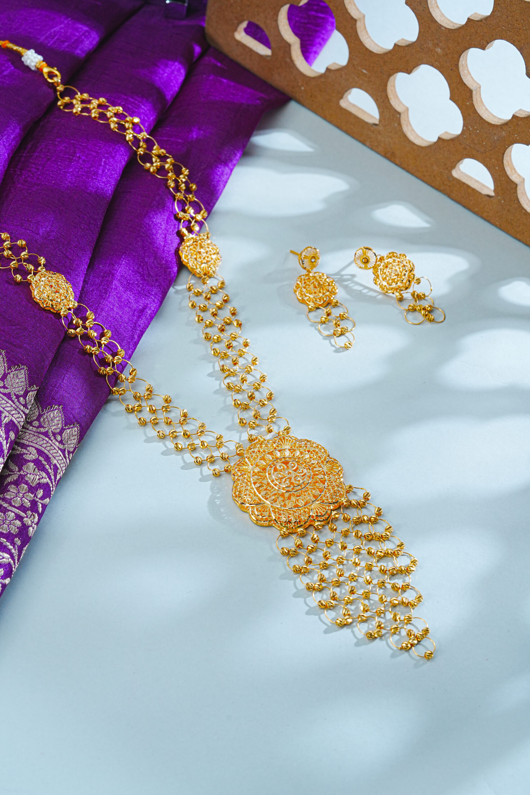 Laleh Al Asrar - Gold Necklace & Earrings Set