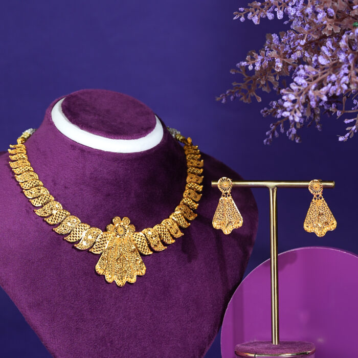 Mehrunisa Gold Necklace Set