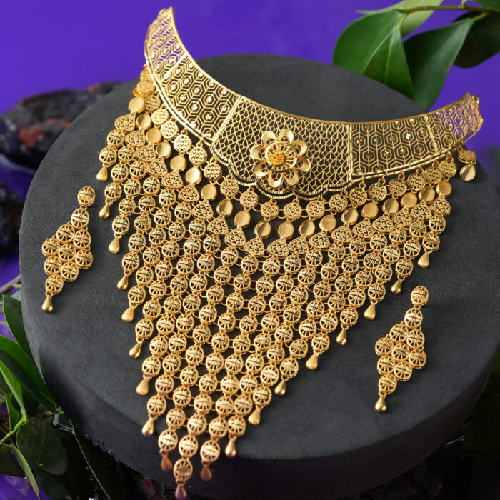 Noor Al-Atiq Choker