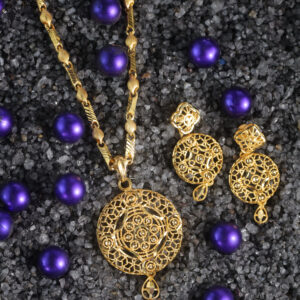 A Pendant Set That Reflects Your Inner Light