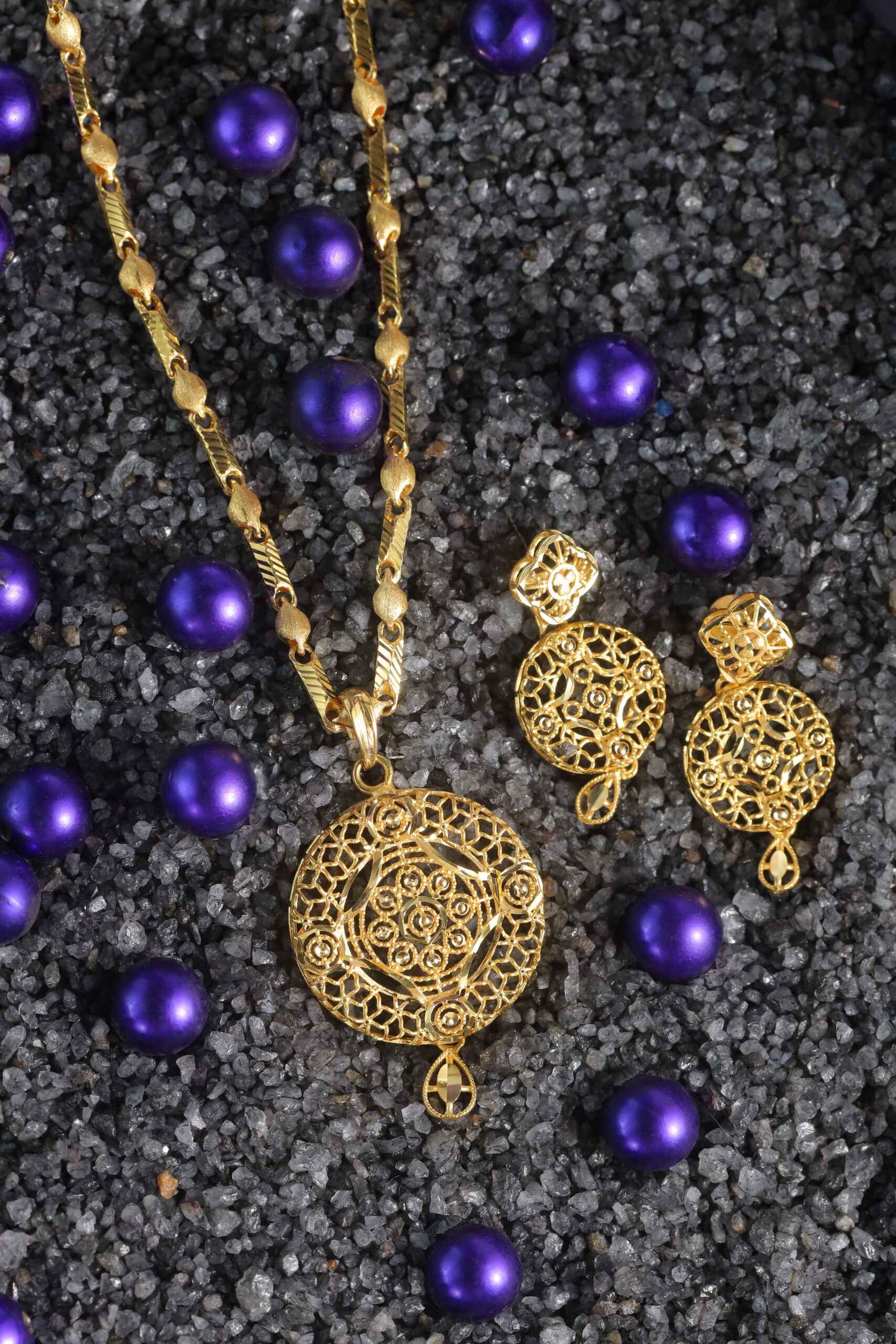 A Pendant Set That Reflects Your Inner Light