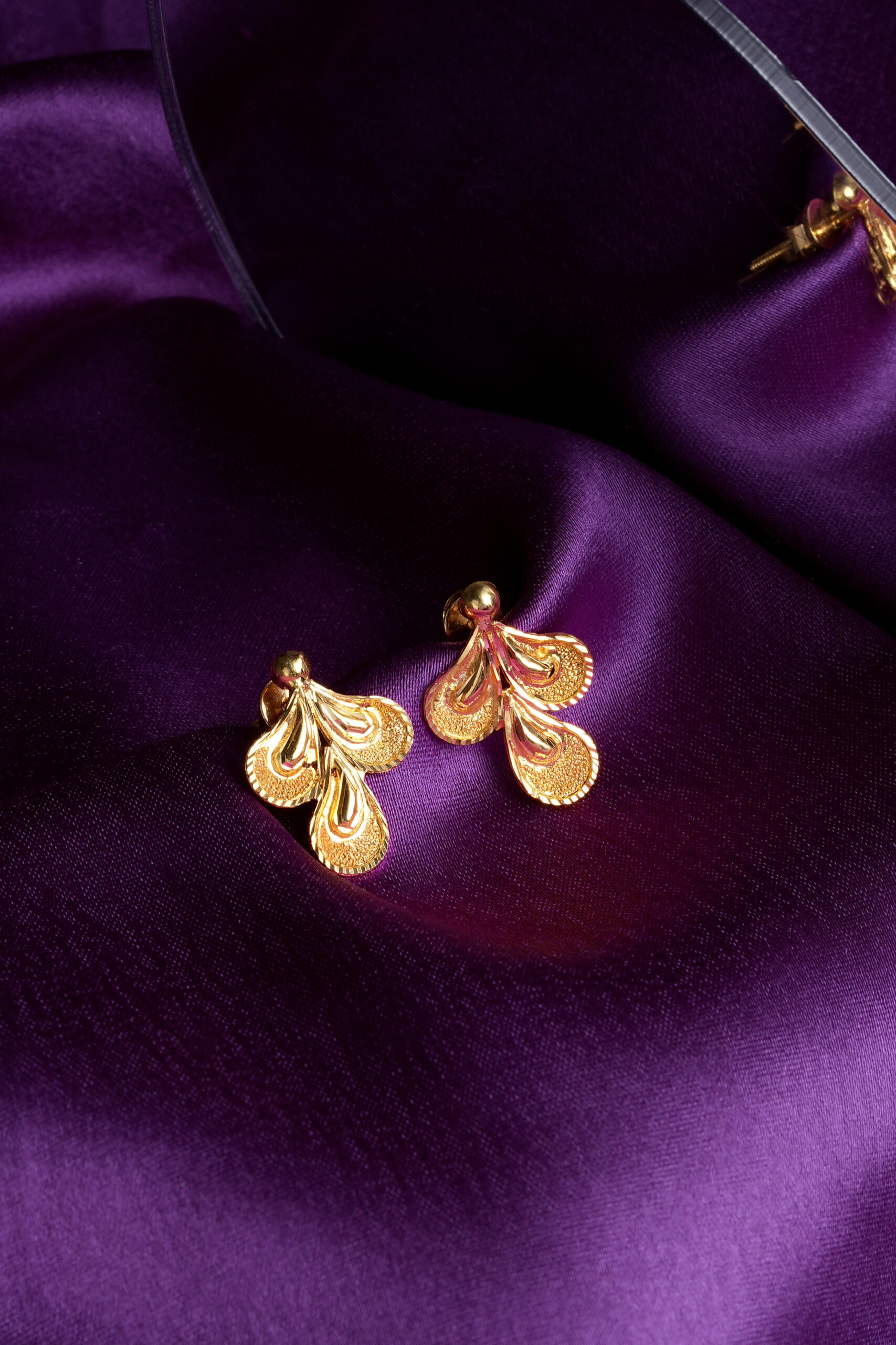 Zahra Blossom Earrings – 18KT Pure Gold Elegance Inspired by Nature
