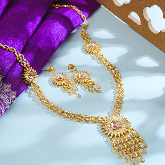 Zahraa El Nur - Gold Necklace & Earrings Set