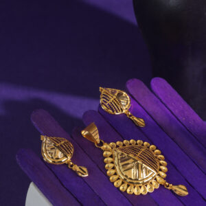 Zeenat-ul-Lail Pendant Set – Beauty in Every Drop of Night