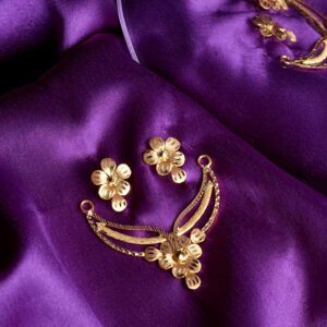 Aira Flora Pendant Set