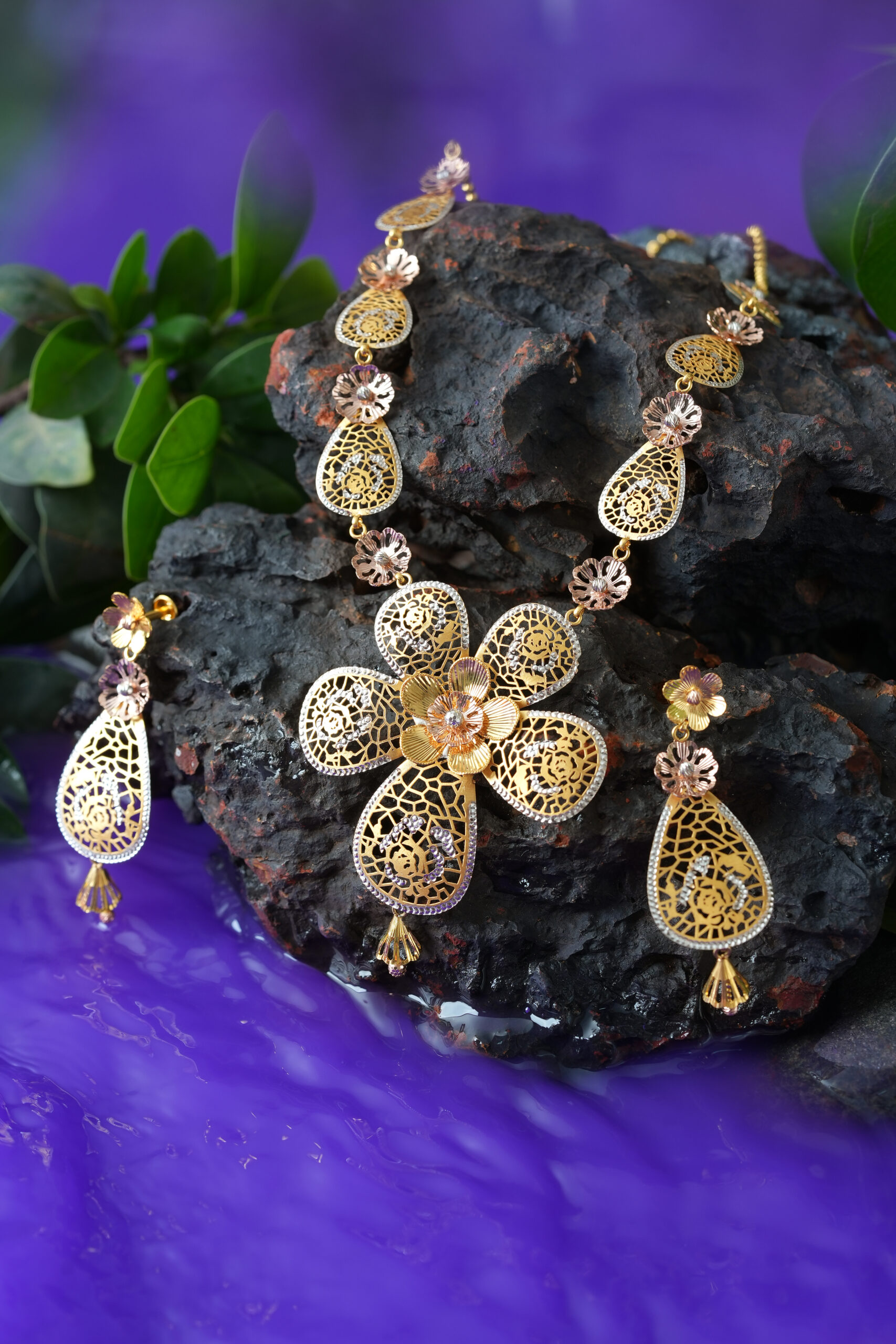 Haya Bloom Necklace Set
