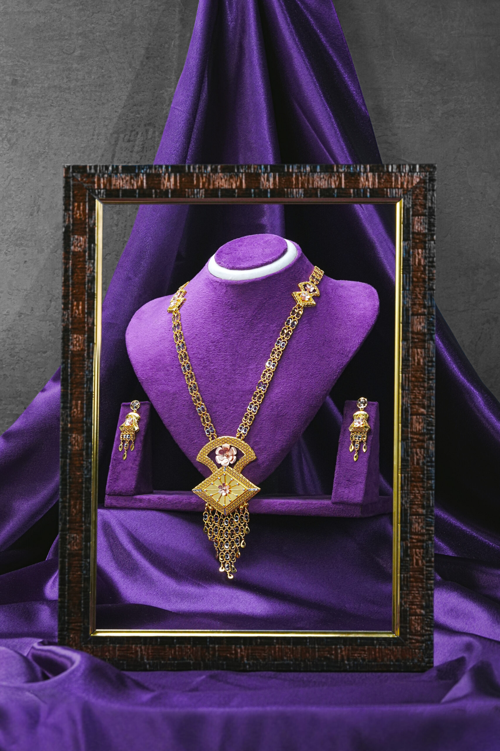 Lulwaan – Pure Gold Finish Bridal Necklace Set