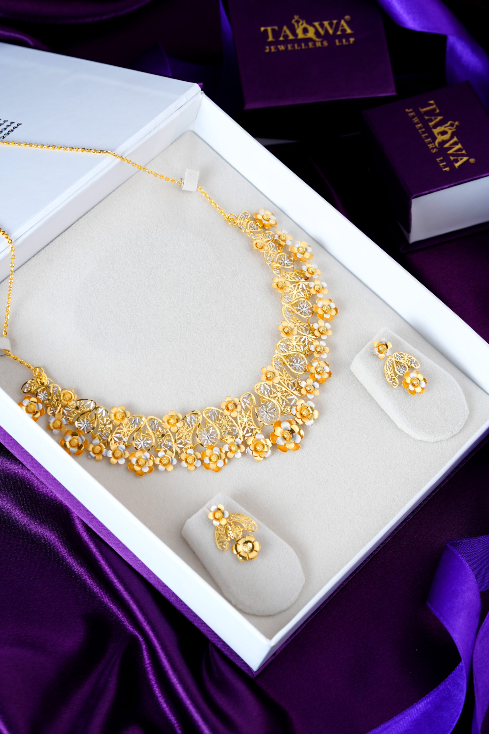Noor-e-Bahar Gold Set