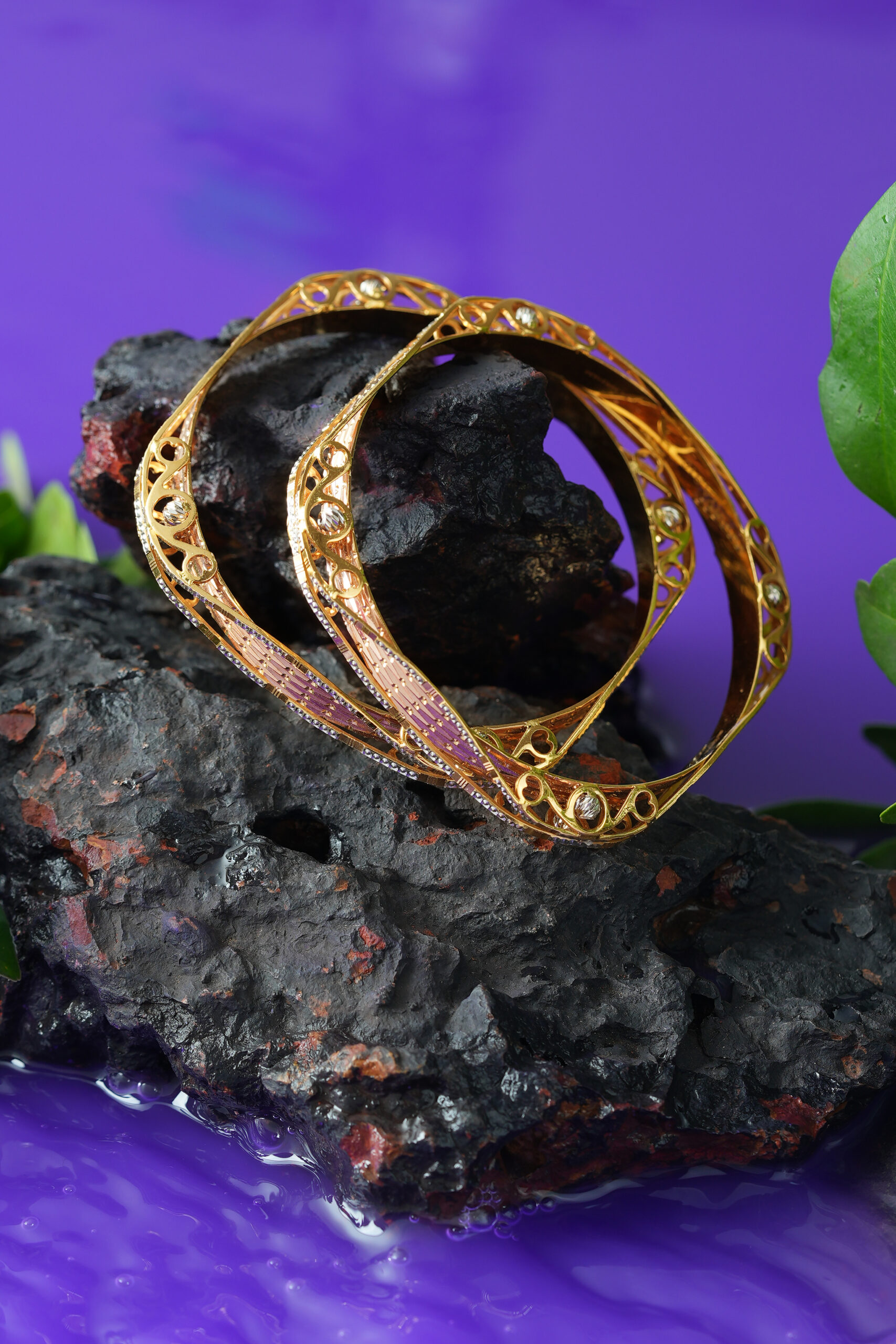 Noor-e-Zeenat Gold Bangles