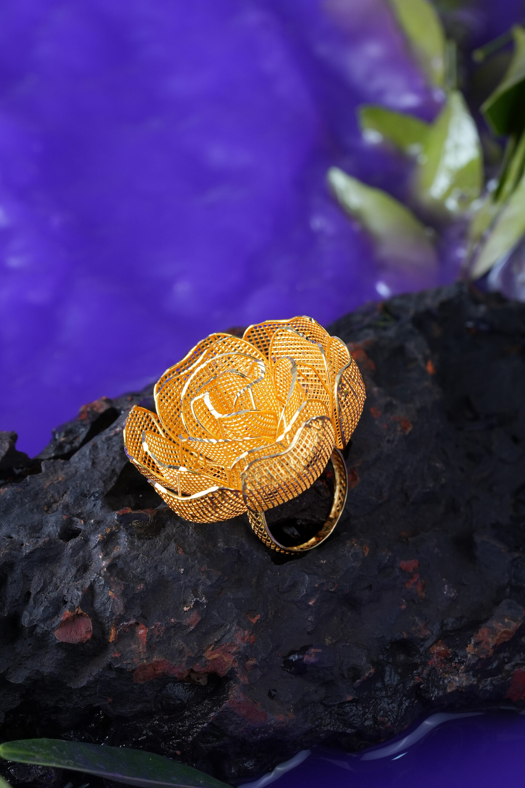 Gulnaz 18kt Grand Floral Gold Ring