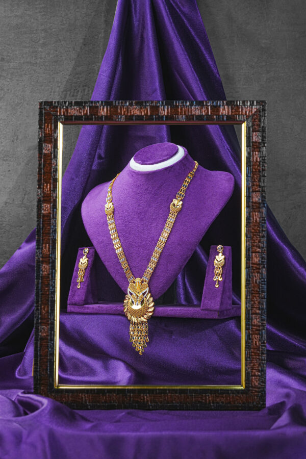 Sunehri Mehek Gold Necklace Set