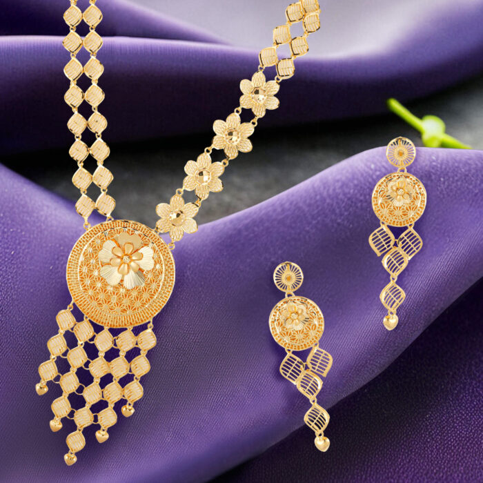 The Zarqa Circle design is an embodiment of completeness and harmony. Its circular centerpiece symbolizes unity, wholeness, and cycles of life—a perfect sentiment for commemorating life’s milestones.