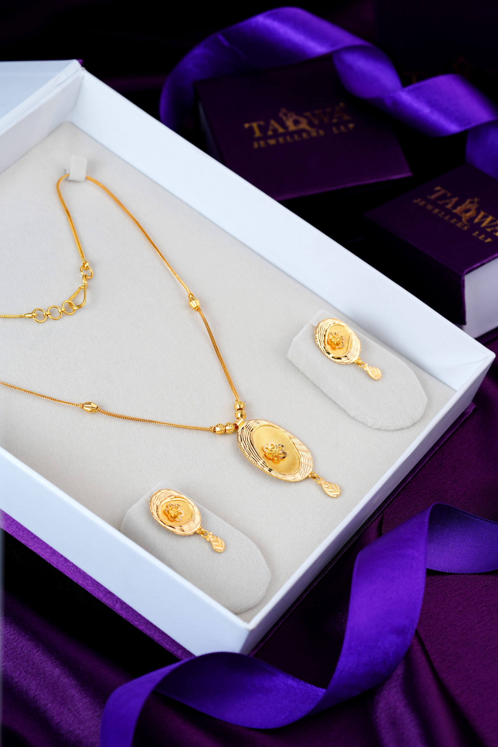 Ziya Gold Necklace Set Bold Look. Timeless Shine.