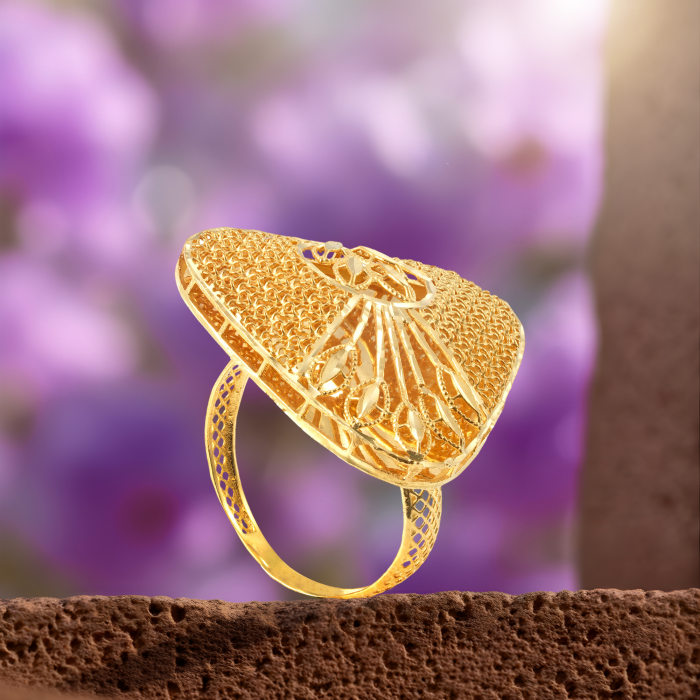 Arabic 18kt gold ring with a raised triangular mesh top, a fan of jaali lines and a diamond lattice band.