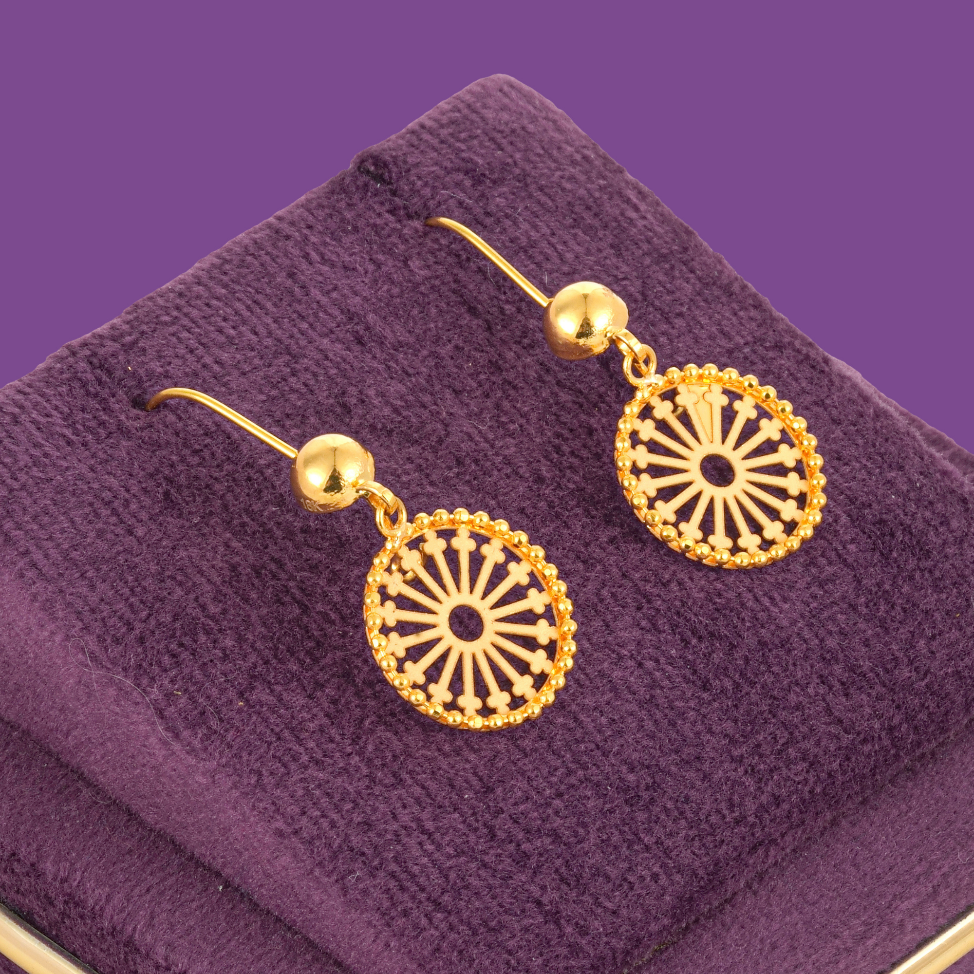 Sunwheel Gold Necklace Set - Image 6